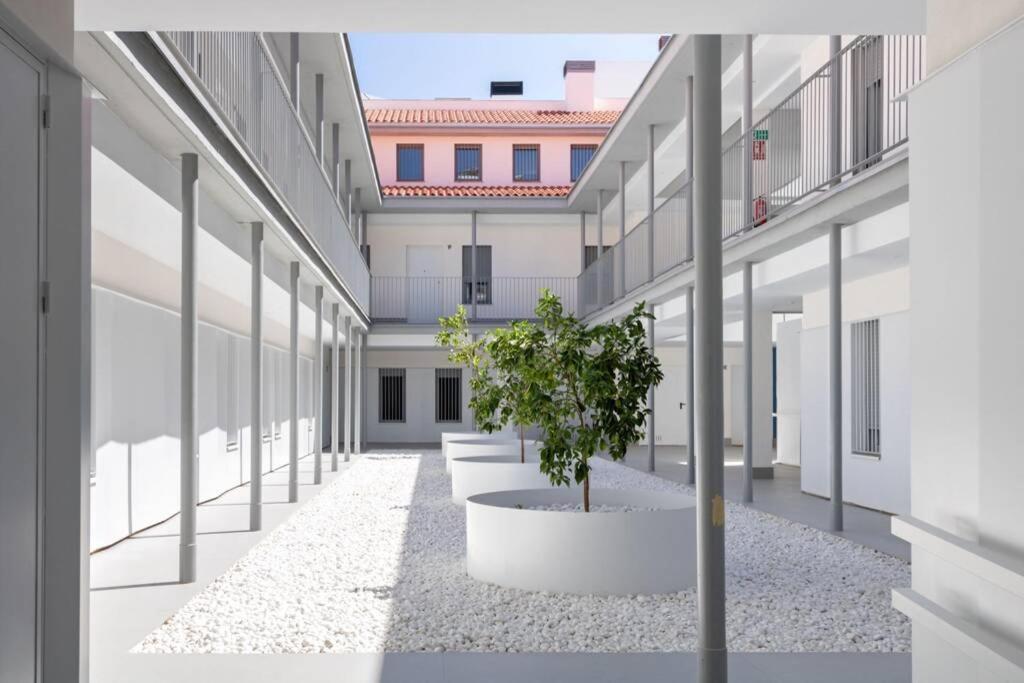 Triana Pages Oasis By Valcambre Sevilha Exterior foto
