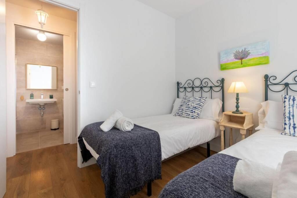 Triana Pages Oasis By Valcambre Sevilha Exterior foto