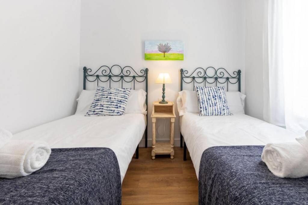 Triana Pages Oasis By Valcambre Sevilha Exterior foto